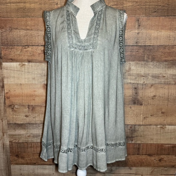 🌻 POL Mineral Wash Tunic w/ Crochet Cut Outs Ruffle Tunic Top Boho Chic - Picture 1 of 11